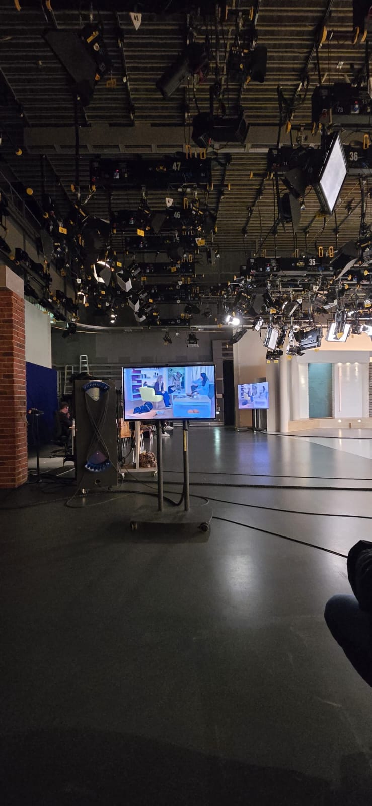 Studiomonitor im Fernsehstudio von Hallo Hessen
