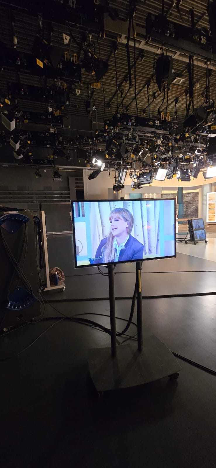 Studiomonitor mit der Live-Sendung Hallo Hessen